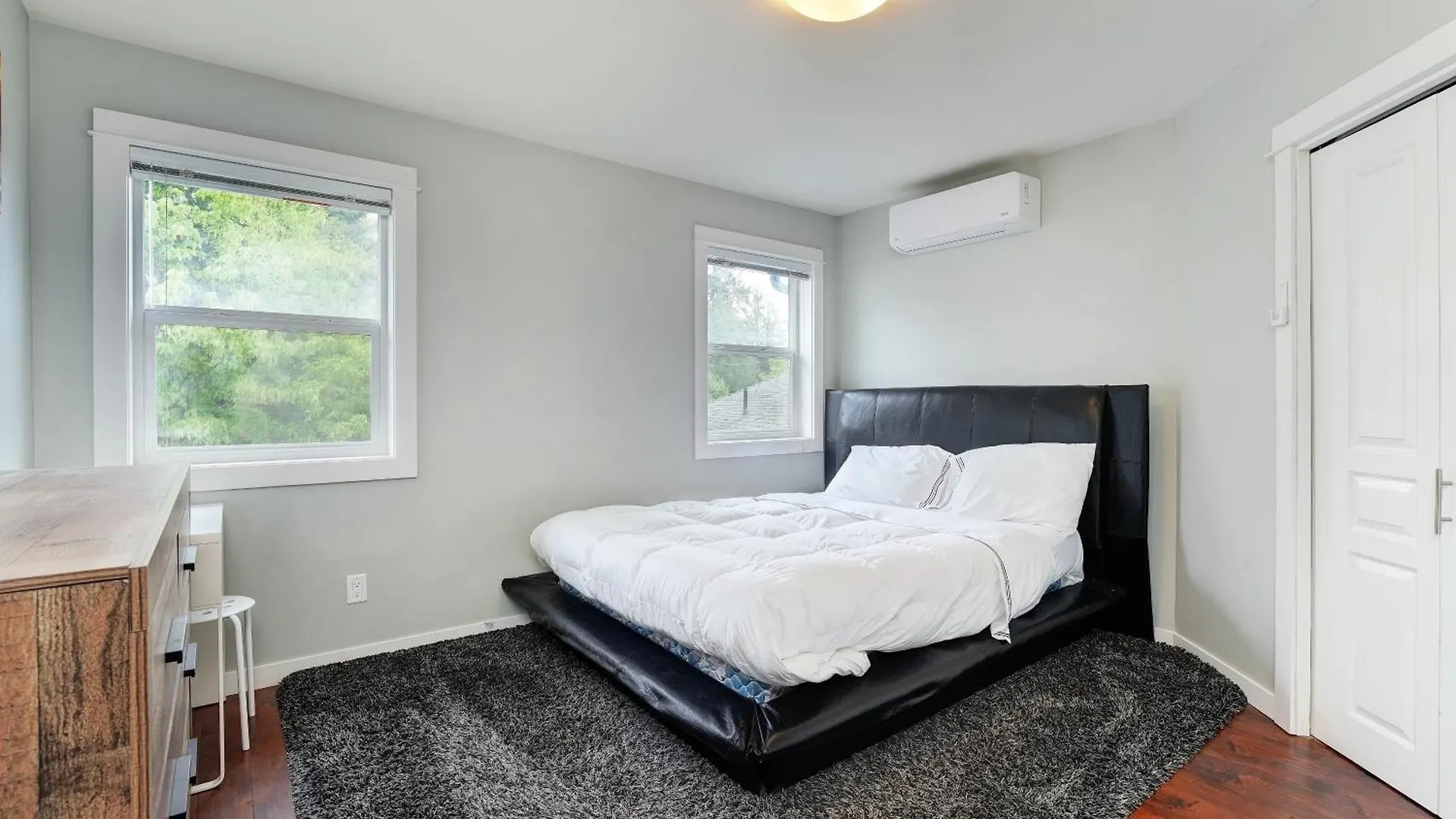 Modern Home In Victoria, Bc 0*, Victoria Kanada